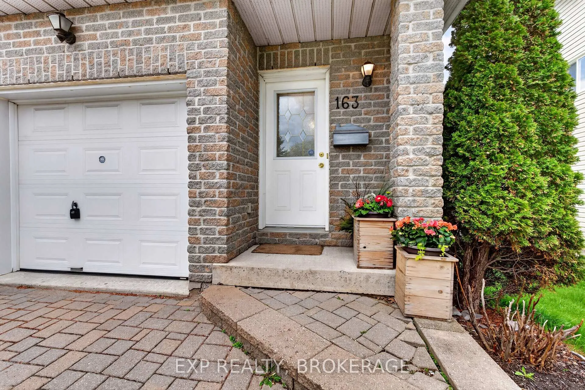 Photo 3 of 163 Guthrie Drive, Kingston, Rideau — HOMEH