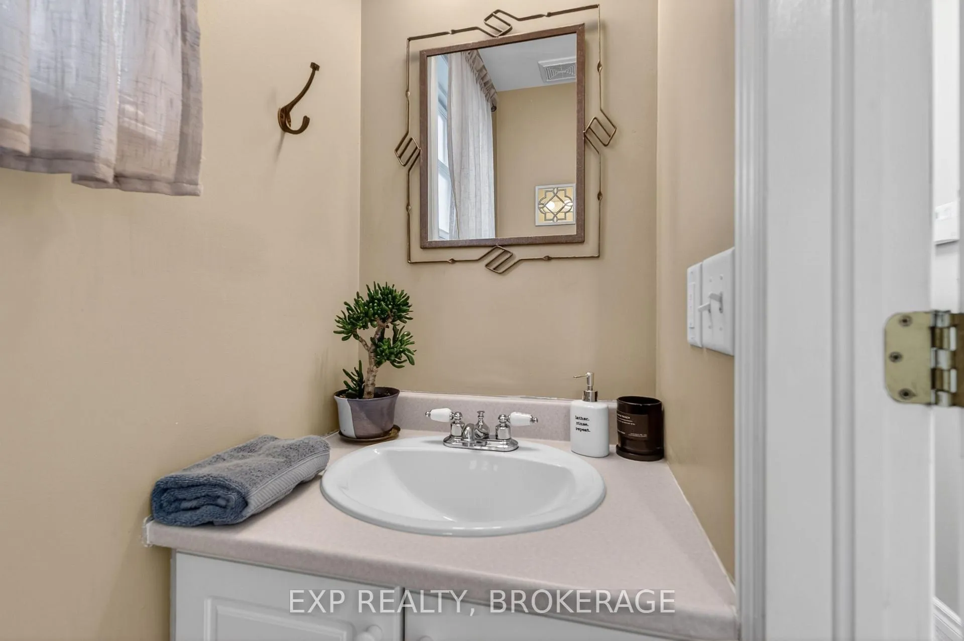 Photo 9 of 163 Guthrie Drive, Kingston, Rideau — HOMEH