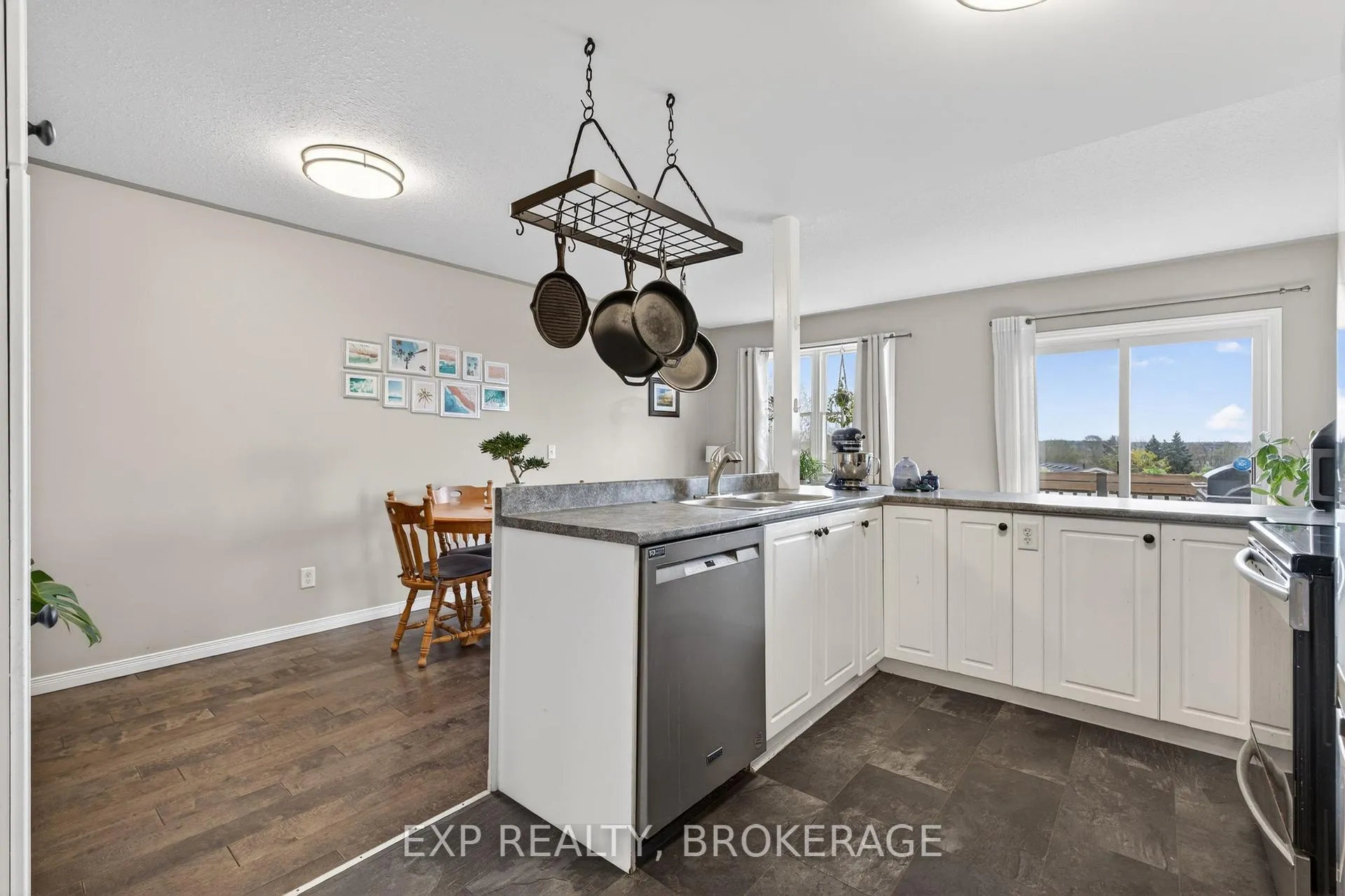 Photo 10 of 163 Guthrie Drive, Kingston, Rideau — HOMEH