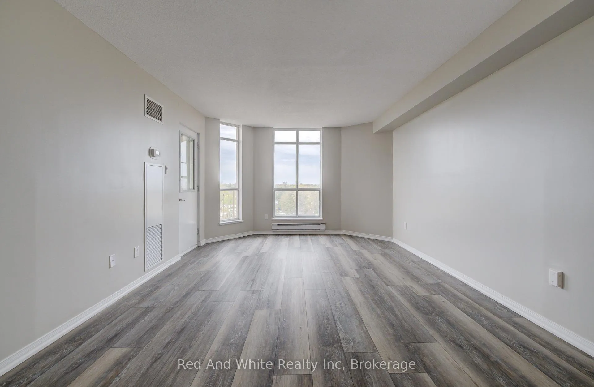 Photo 10 of Unit 802, 1414 King Street E, Kitchener, King East — HOMEH