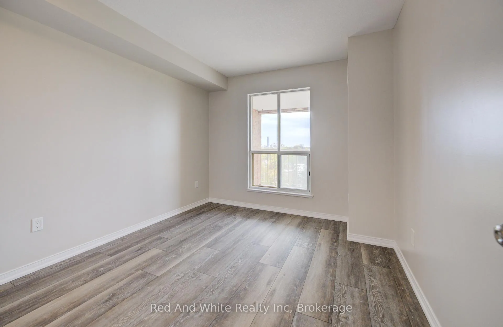 Photo 18 of Unit 802, 1414 King Street E, Kitchener, King East — HOMEH