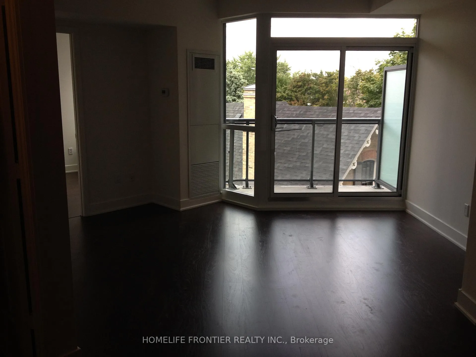 Photo 4 of Unit 422, 7608 Yonge Street, Vaughan, Crestwood-Springfarm-Yorkhill — HOMEH