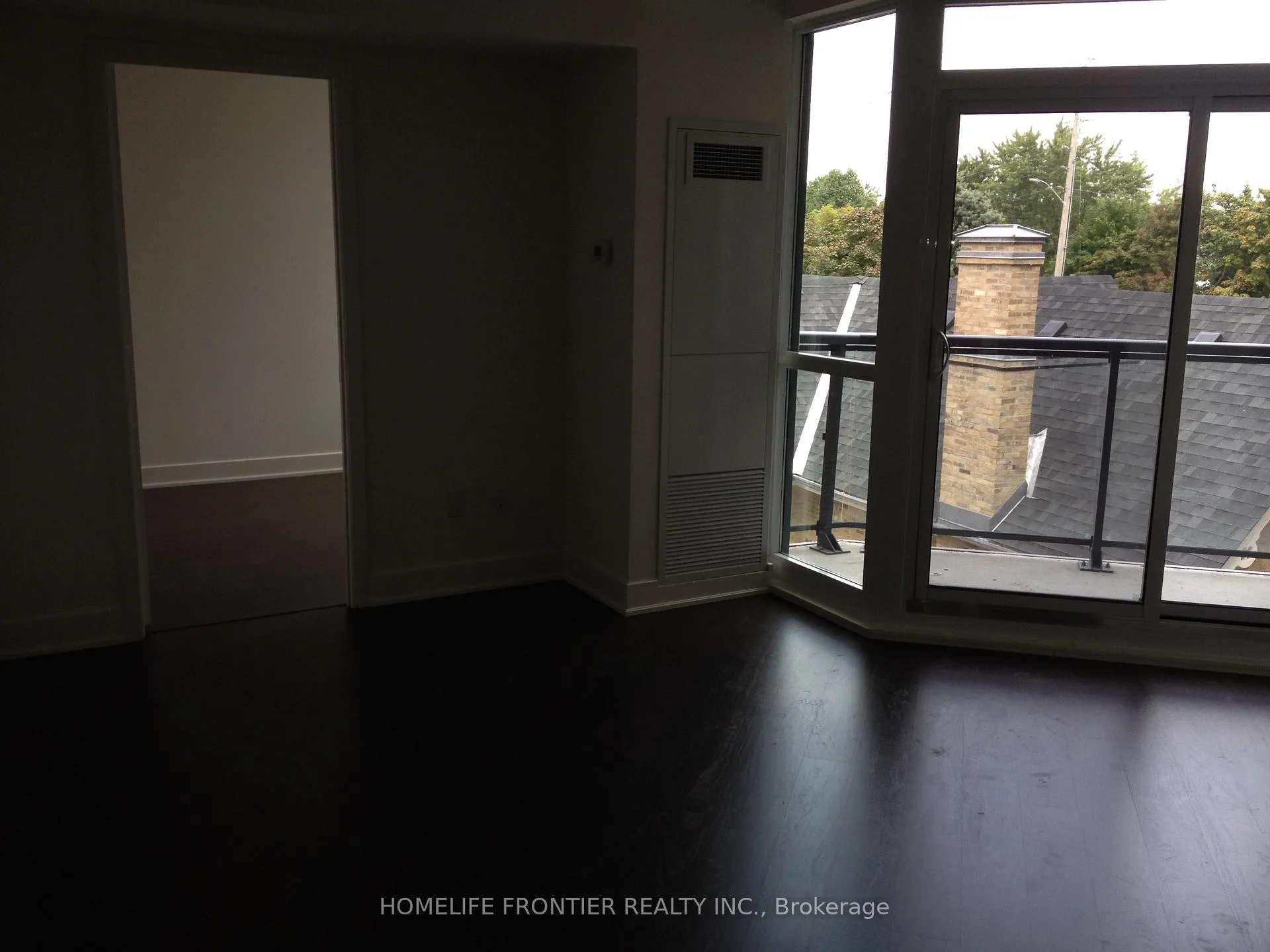 Photo 10 of Unit 422, 7608 Yonge Street, Vaughan, Crestwood-Springfarm-Yorkhill — HOMEH