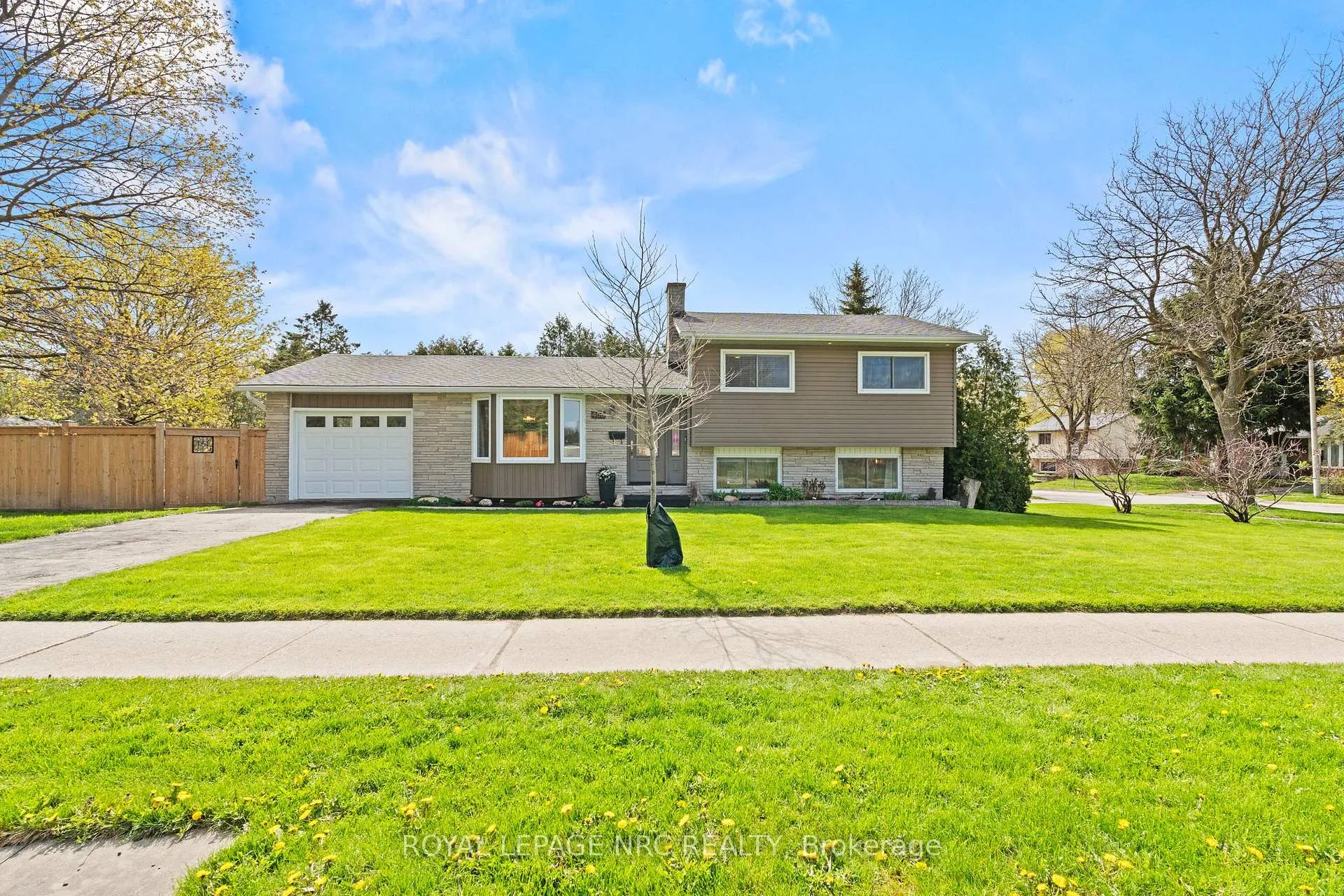 Photo 1 of 466 Willow Road, Guelph, Willow West/Sugarbush/West Acres — HOMEH