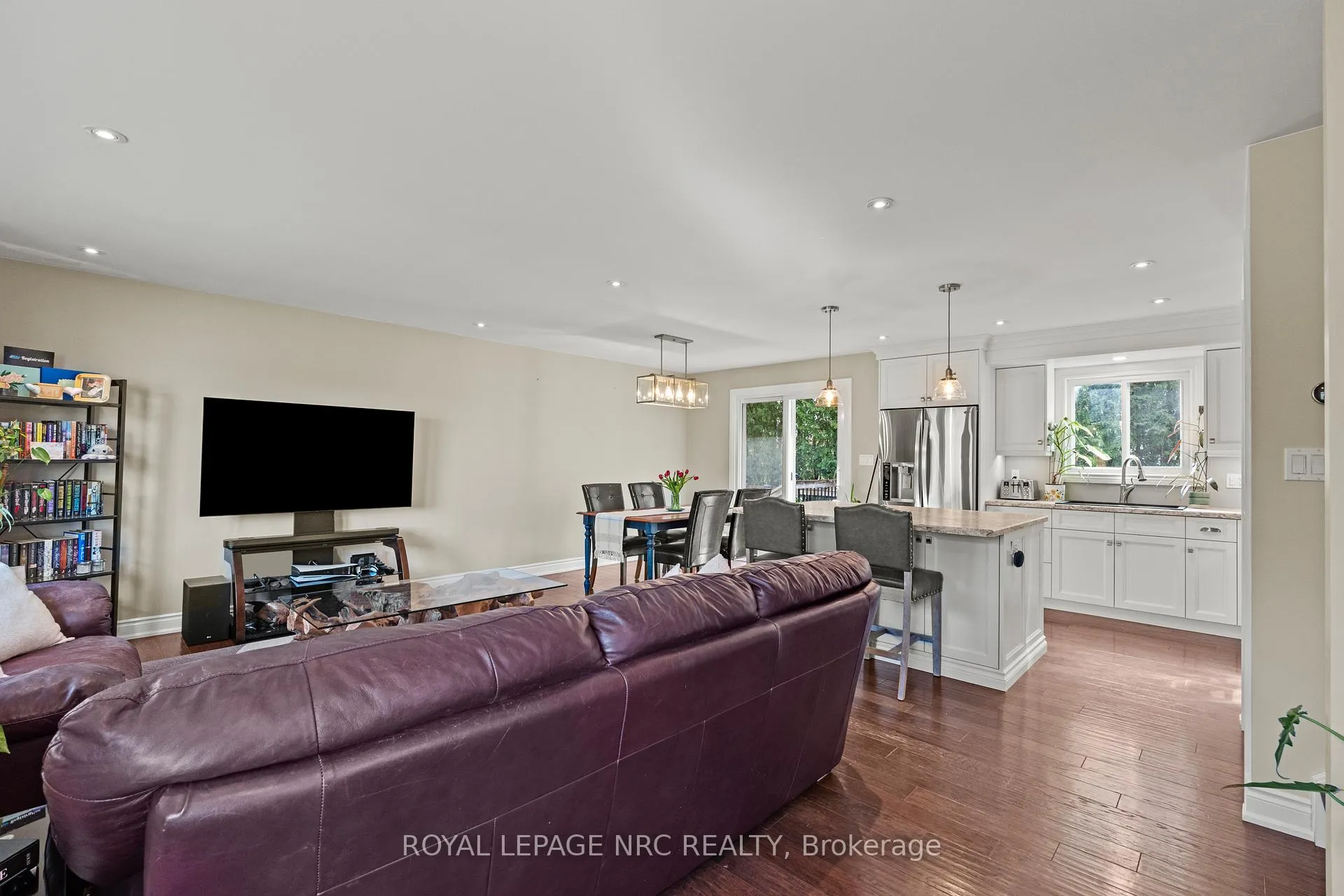 Photo 8 of 466 Willow Road, Guelph, Willow West/Sugarbush/West Acres — HOMEH