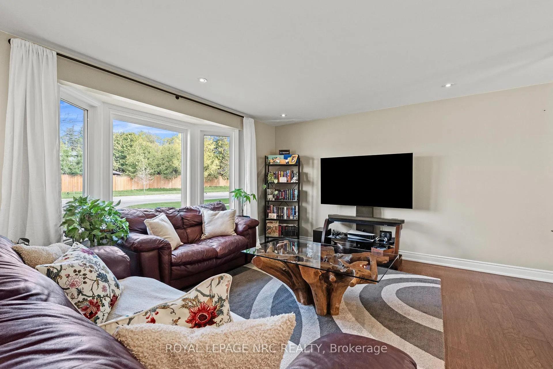 Photo 10 of 466 Willow Road, Guelph, Willow West/Sugarbush/West Acres — HOMEH