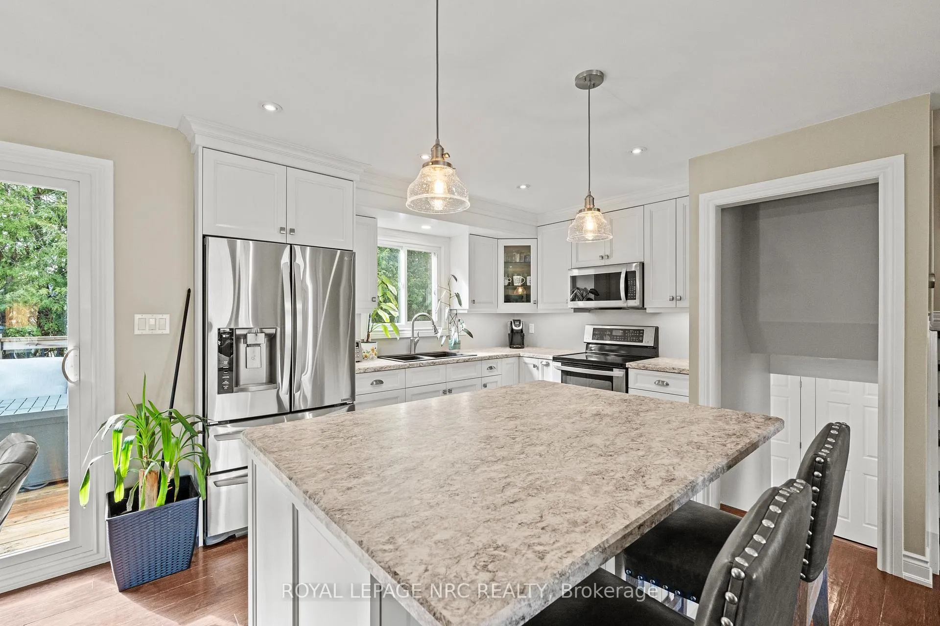 Photo 15 of 466 Willow Road, Guelph, Willow West/Sugarbush/West Acres — HOMEH