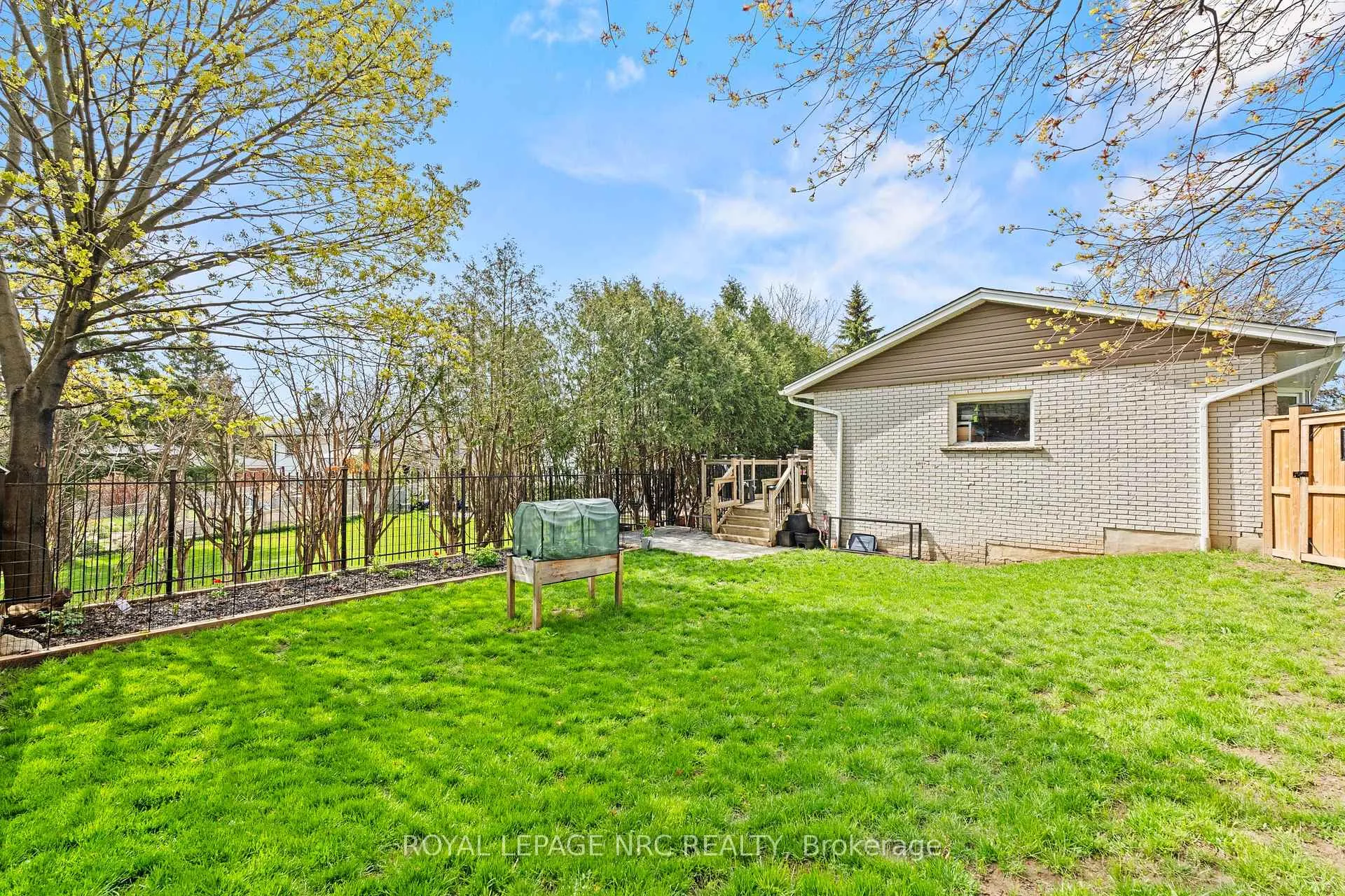 Photo 36 of 466 Willow Road, Guelph, Willow West/Sugarbush/West Acres — HOMEH