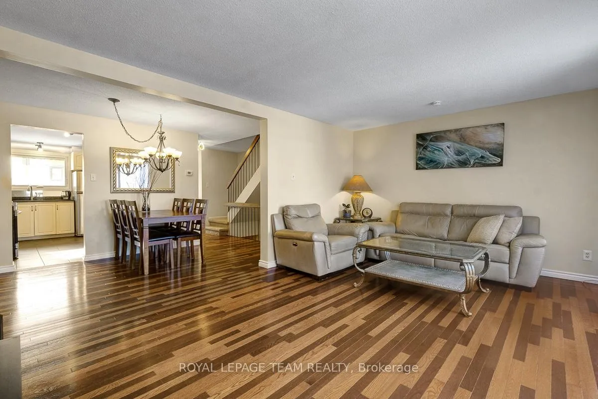 Photo 7 of Unit 35, 2027 Stonehenge Crescent, Ottawa, Pineview — HOMEH
