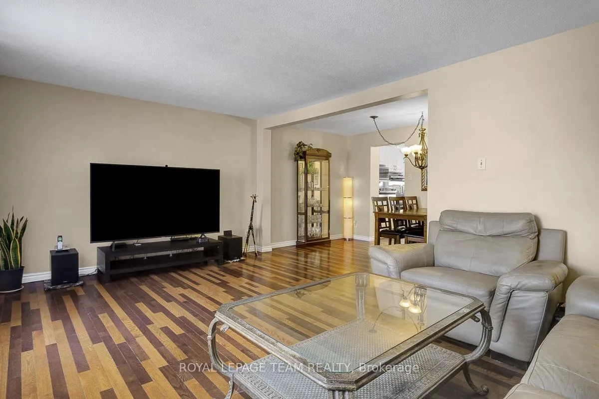 Photo 9 of Unit 35, 2027 Stonehenge Crescent, Ottawa, Pineview — HOMEH