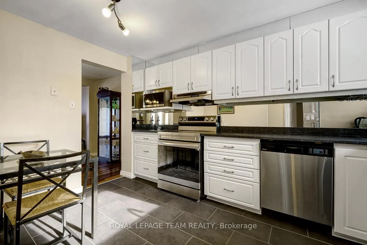 Photo 13 of Unit 35, 2027 Stonehenge Crescent, Ottawa, Pineview — HOMEH