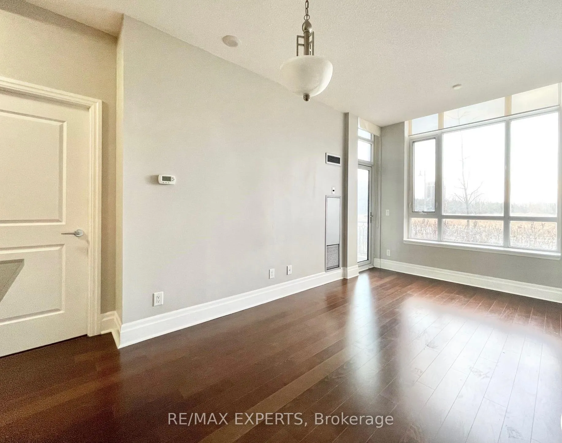 Photo 2 of Unit 104, 131 Upper Duke Crescent, Markham, Unionville — HOMEH