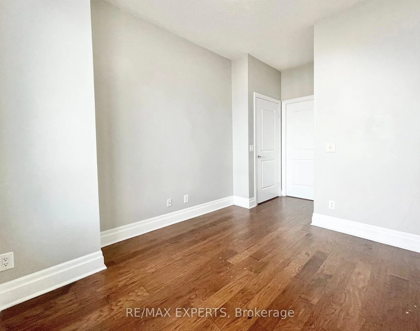 Photo 6 of Unit 104, 131 Upper Duke Crescent, Markham, Unionville — HOMEH
