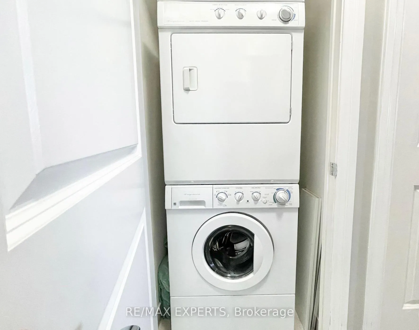 Photo 10 of Unit 104, 131 Upper Duke Crescent, Markham, Unionville — HOMEH