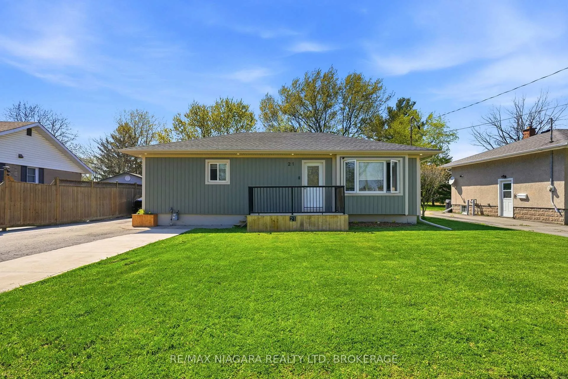 Photo 1 of 21 Verne Avenue, Welland, Broadway — HOMEH