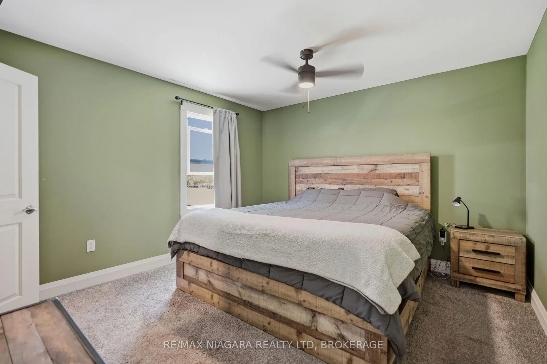Photo 18 of 21 Verne Avenue, Welland, Broadway — HOMEH
