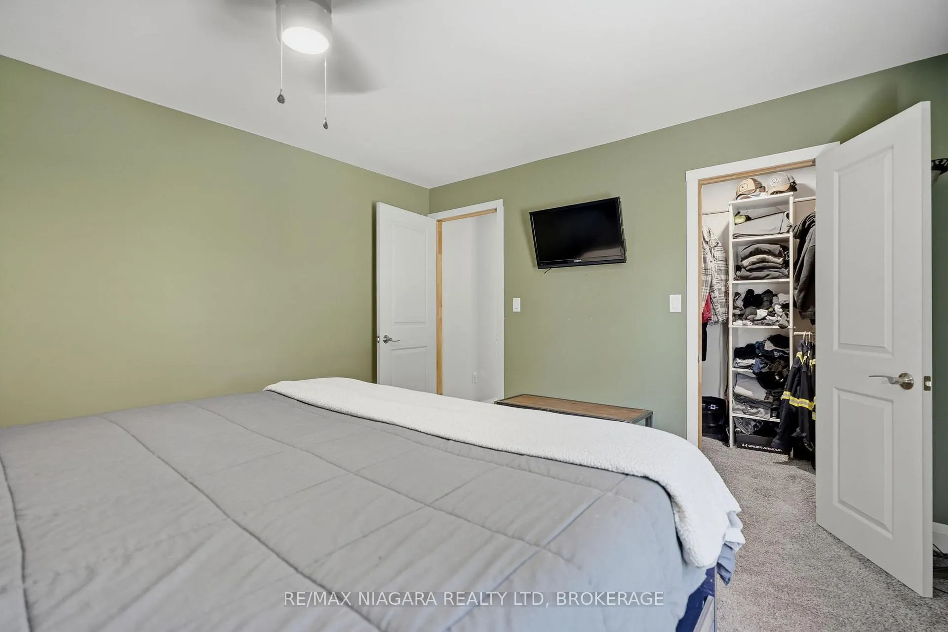 Photo 19 of 21 Verne Avenue, Welland, Broadway — HOMEH