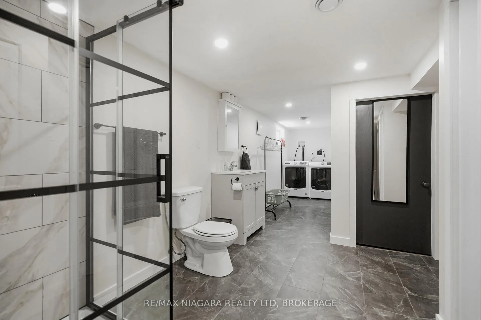Photo 30 of 21 Verne Avenue, Welland, Broadway — HOMEH