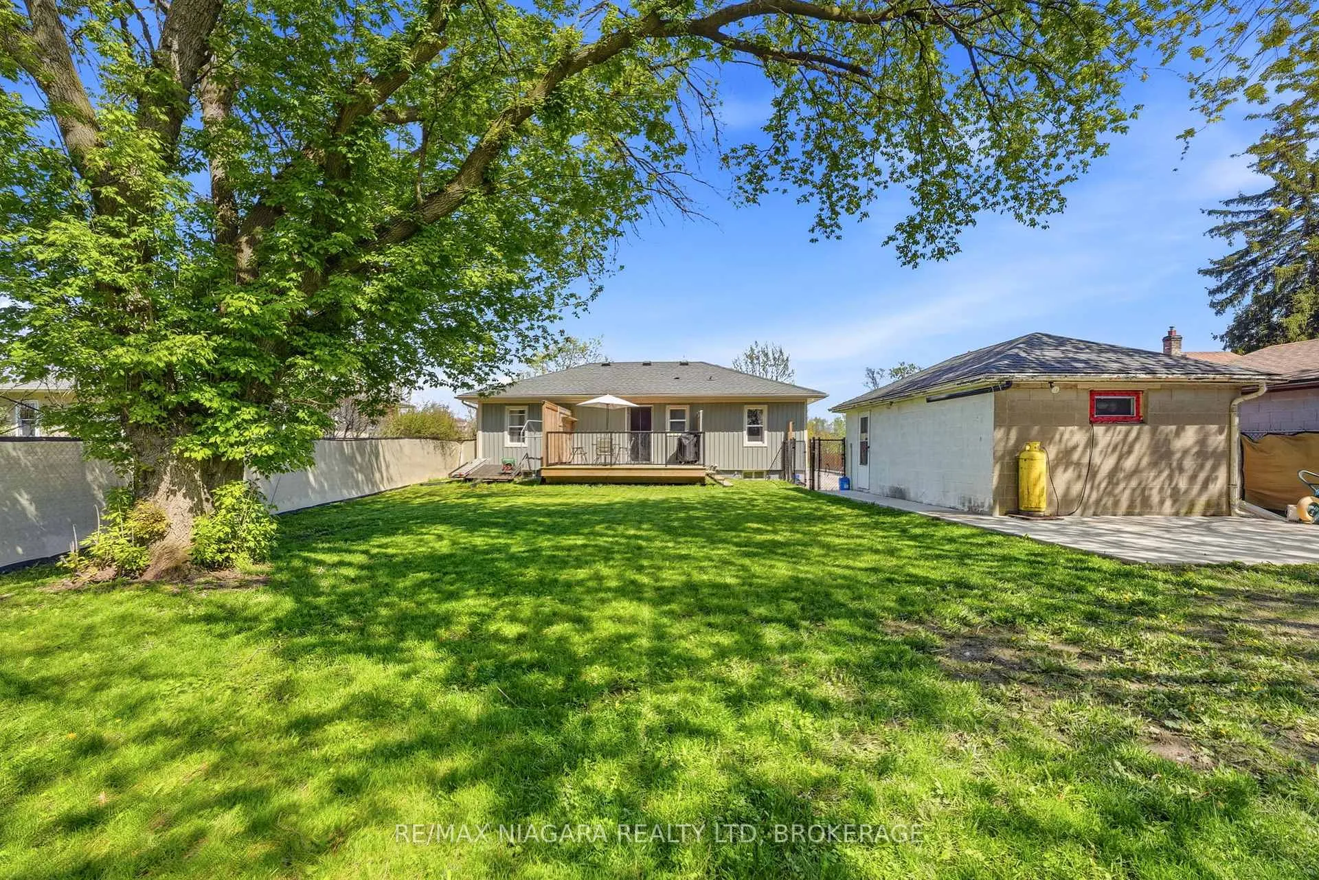 Photo 36 of 21 Verne Avenue, Welland, Broadway — HOMEH