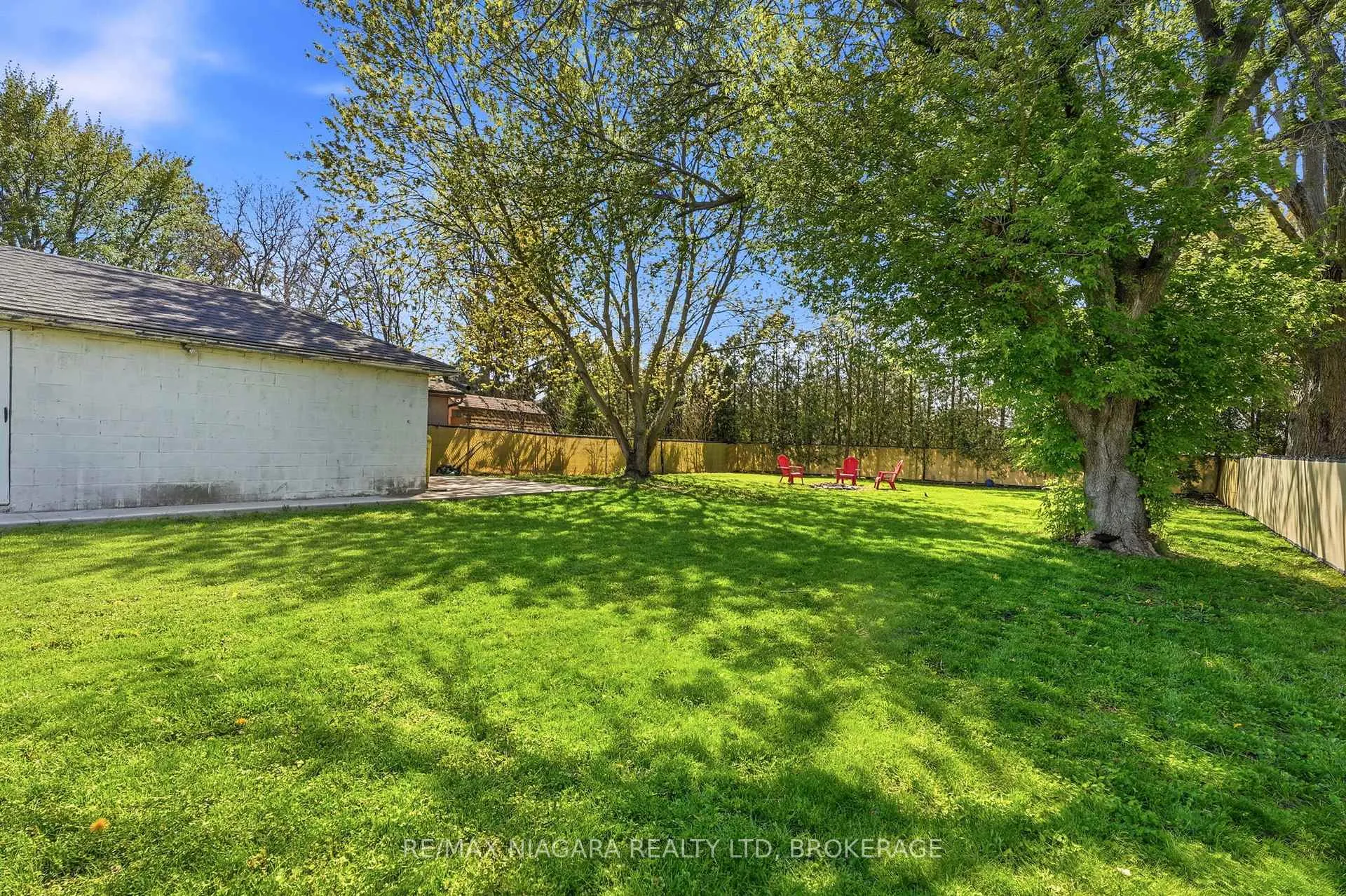 Photo 37 of 21 Verne Avenue, Welland, Broadway — HOMEH