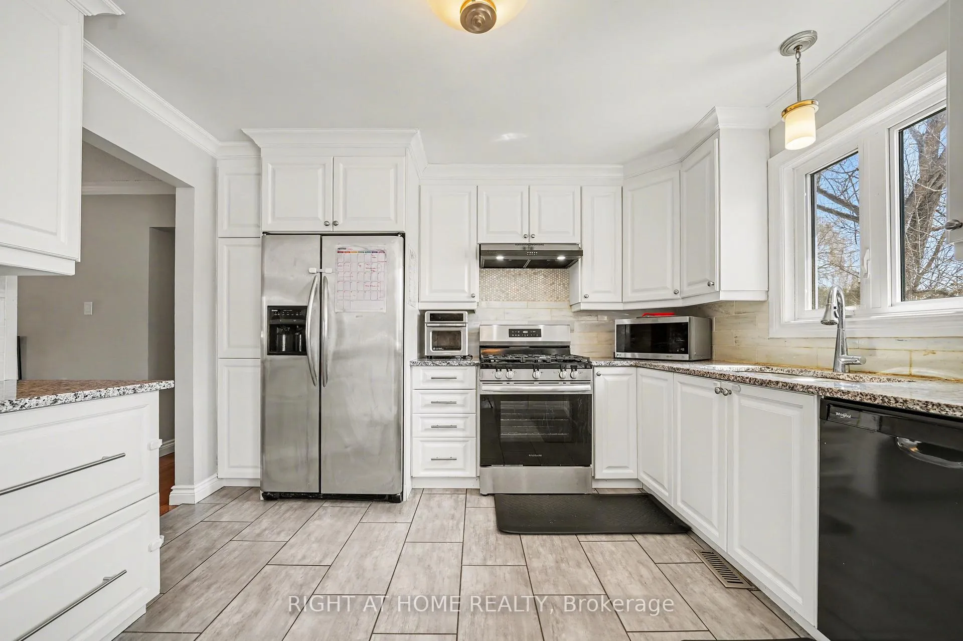 Photo 10 of 5424 Taylor Way, Ottawa, Osgoode — HOMEH