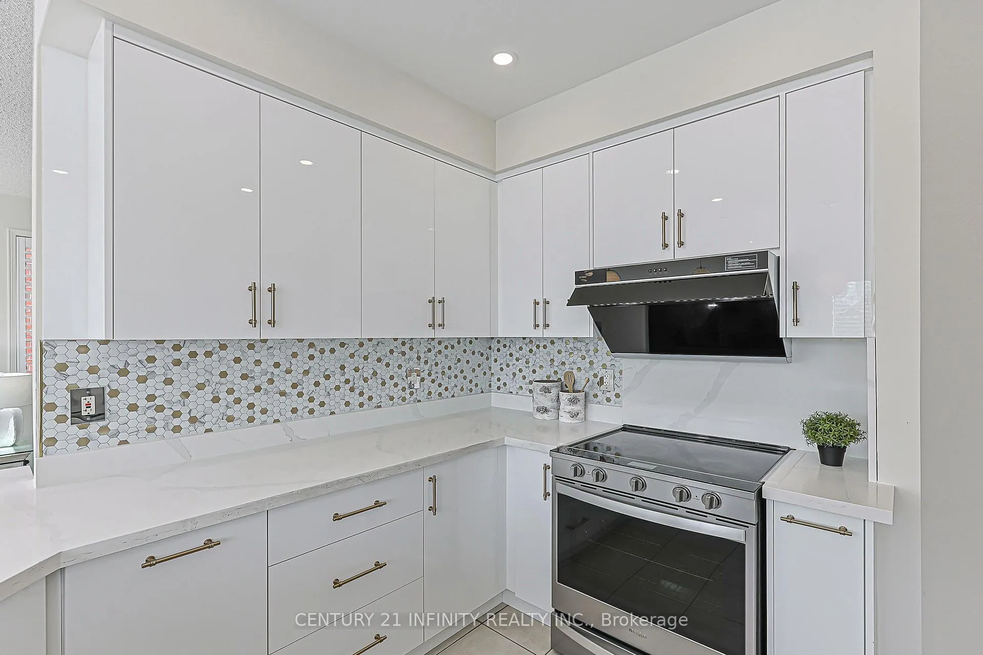 Photo 15 of 59 Splendor Drive, Whitby, Williamsburg — HOMEH