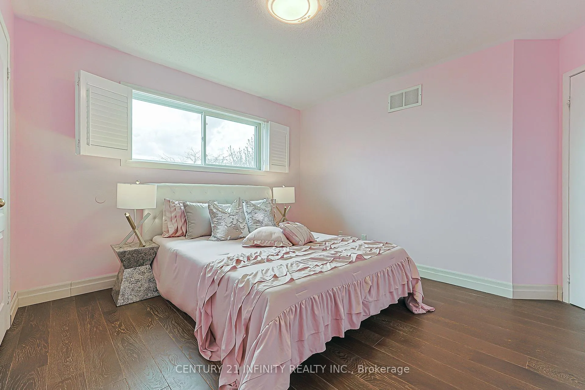 Photo 26 of 59 Splendor Drive, Whitby, Williamsburg — HOMEH