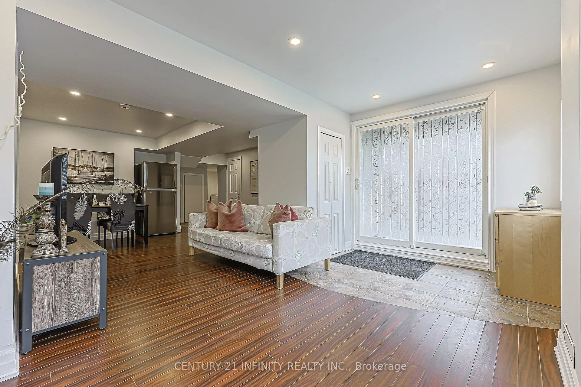 Photo 35 of 59 Splendor Drive, Whitby, Williamsburg — HOMEH