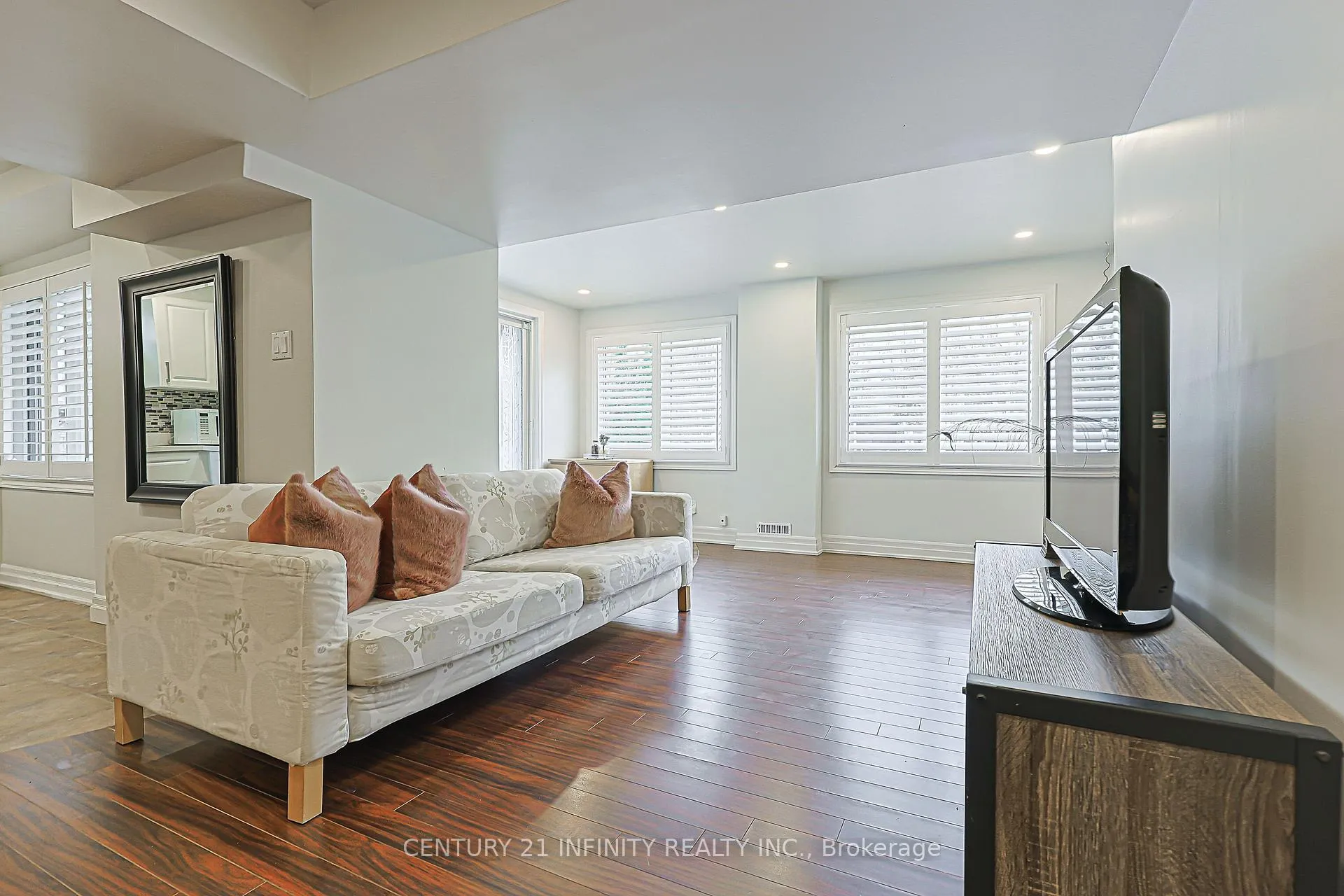 Photo 37 of 59 Splendor Drive, Whitby, Williamsburg — HOMEH