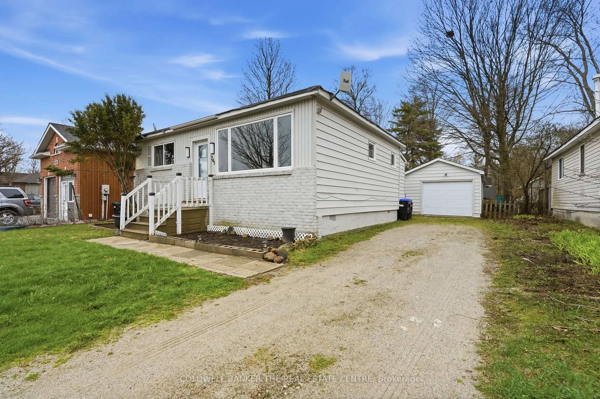Photo 1 of 749 Innisfil Beach Road, Innisfil, Alcona — HOMEH
