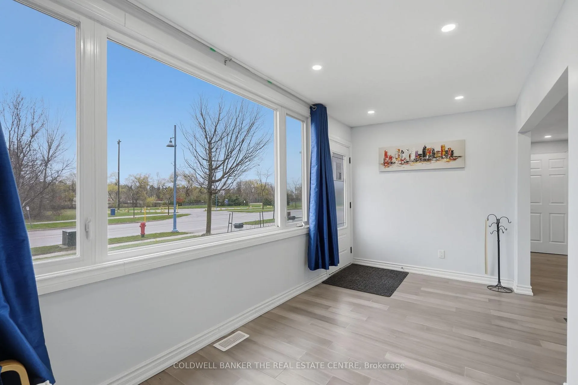 Photo 6 of 749 Innisfil Beach Road, Innisfil, Alcona — HOMEH