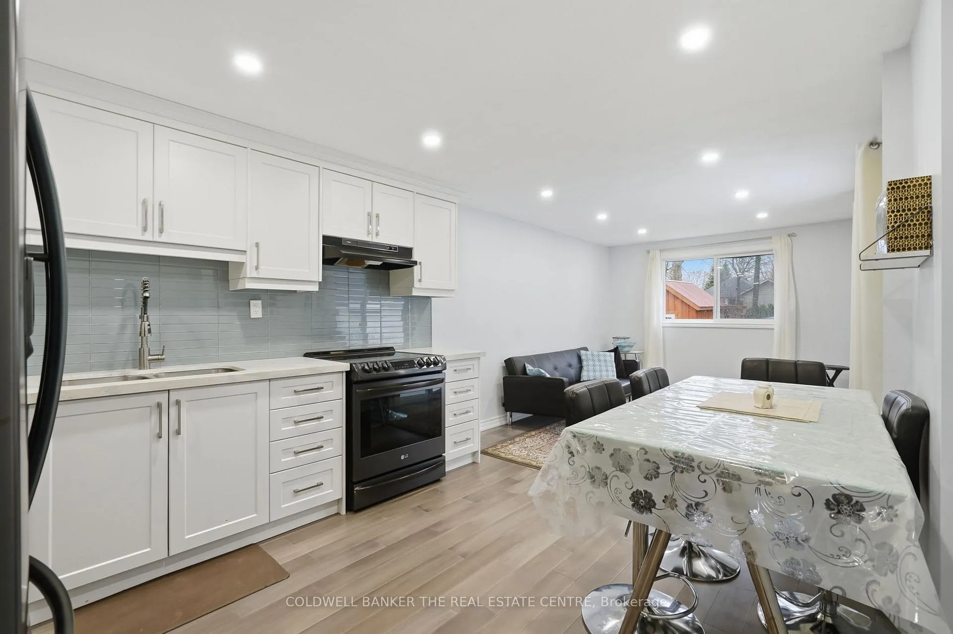 Photo 7 of 749 Innisfil Beach Road, Innisfil, Alcona — HOMEH