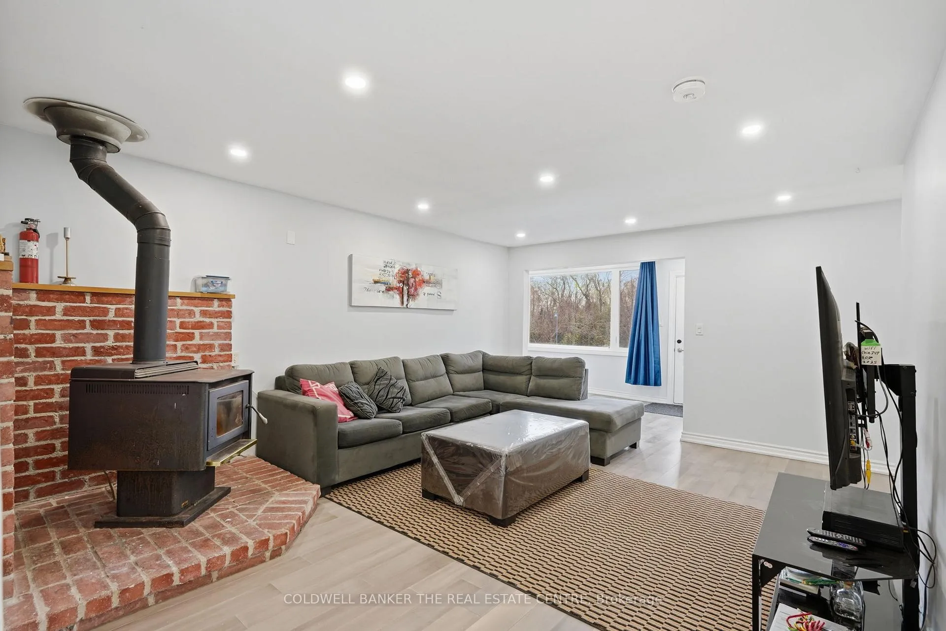 Photo 12 of 749 Innisfil Beach Road, Innisfil, Alcona — HOMEH