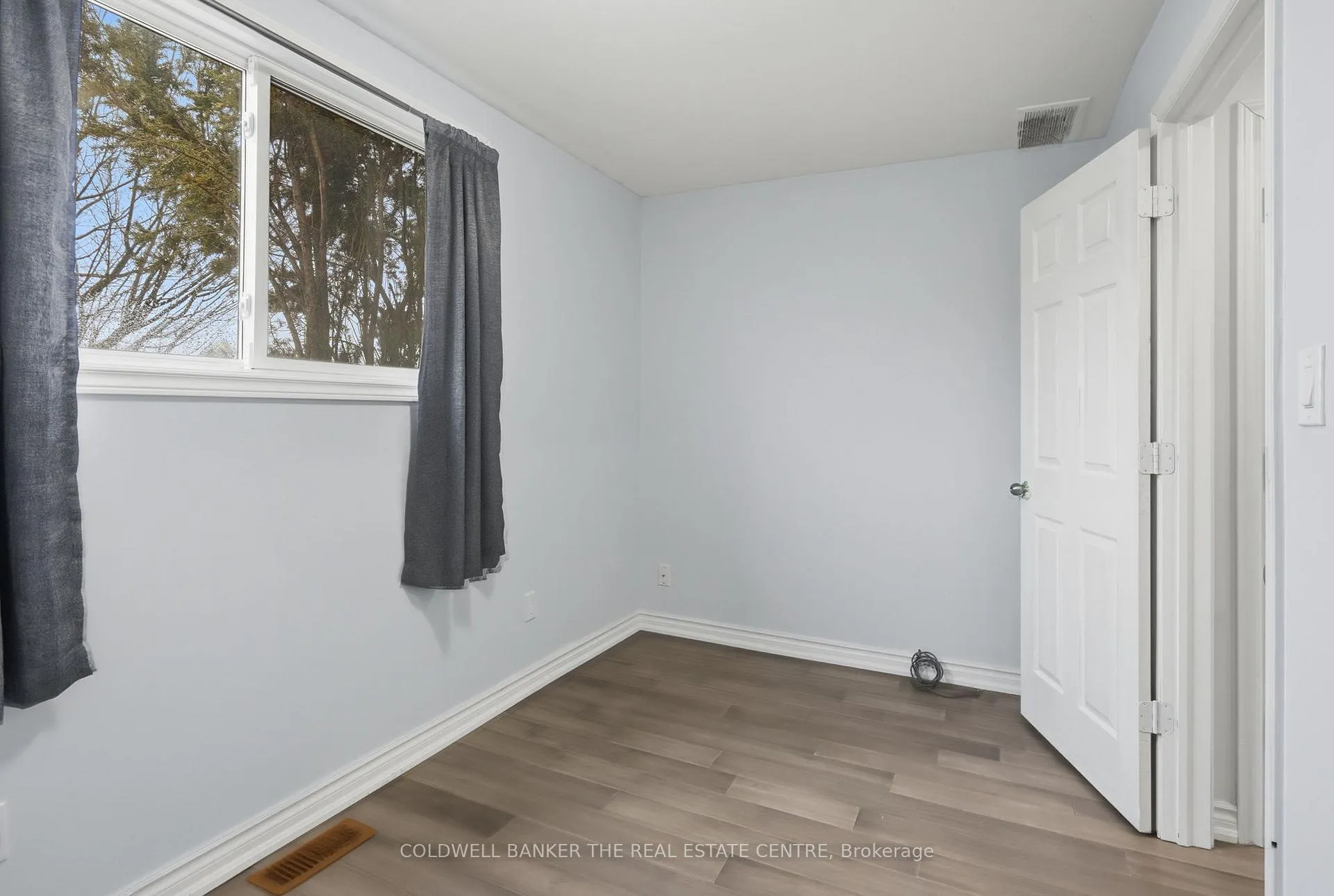 Photo 17 of 749 Innisfil Beach Road, Innisfil, Alcona — HOMEH