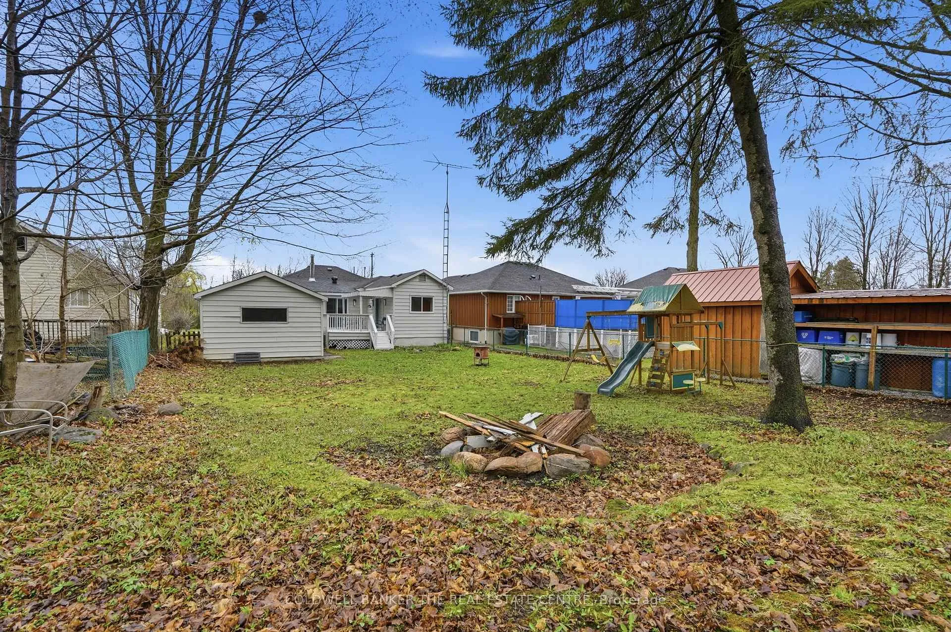Photo 25 of 749 Innisfil Beach Road, Innisfil, Alcona — HOMEH