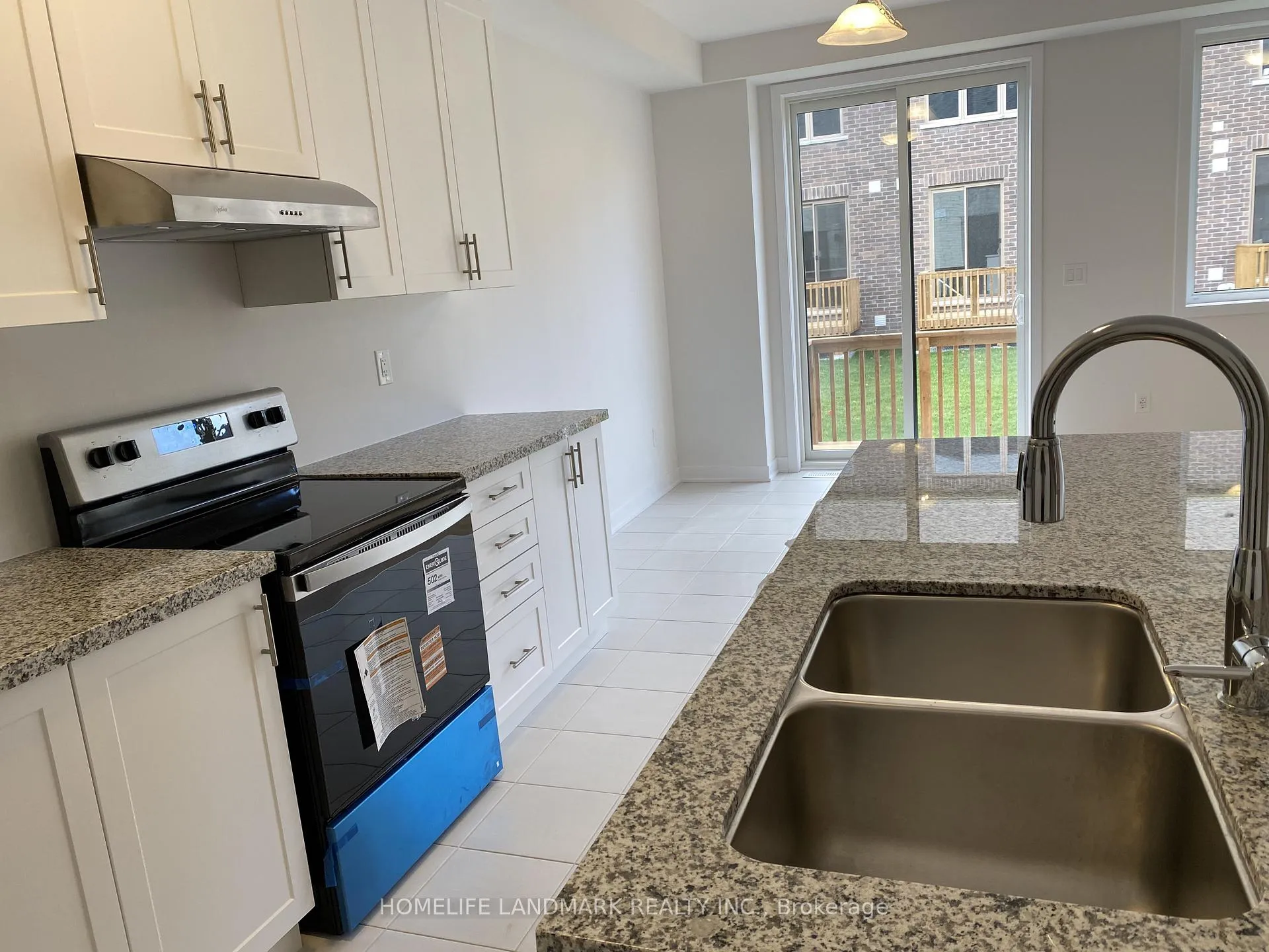 Photo 7 of 36 John Canning Way E, Markham, Unionville — HOMEH