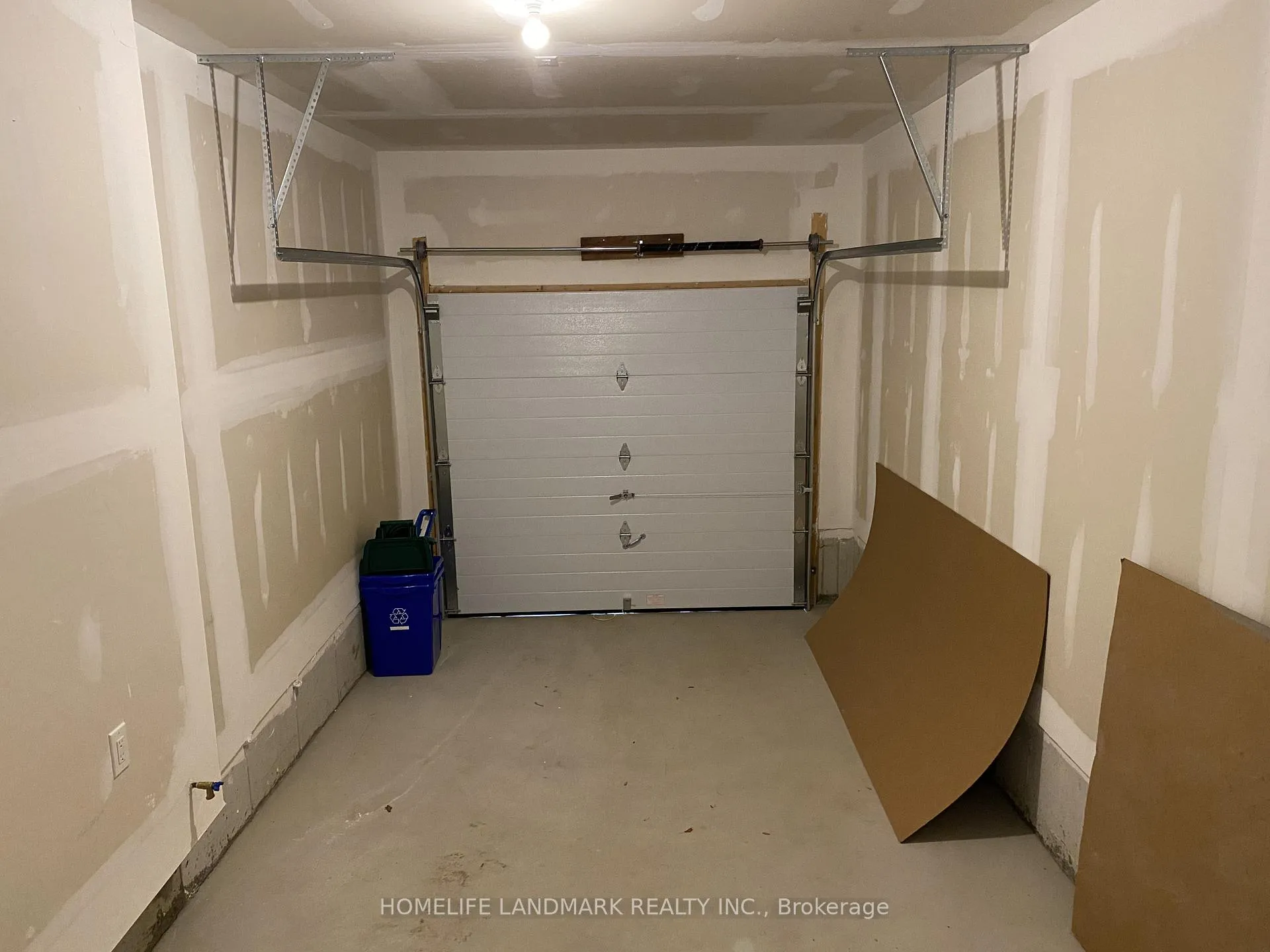 Photo 11 of 36 John Canning Way E, Markham, Unionville — HOMEH