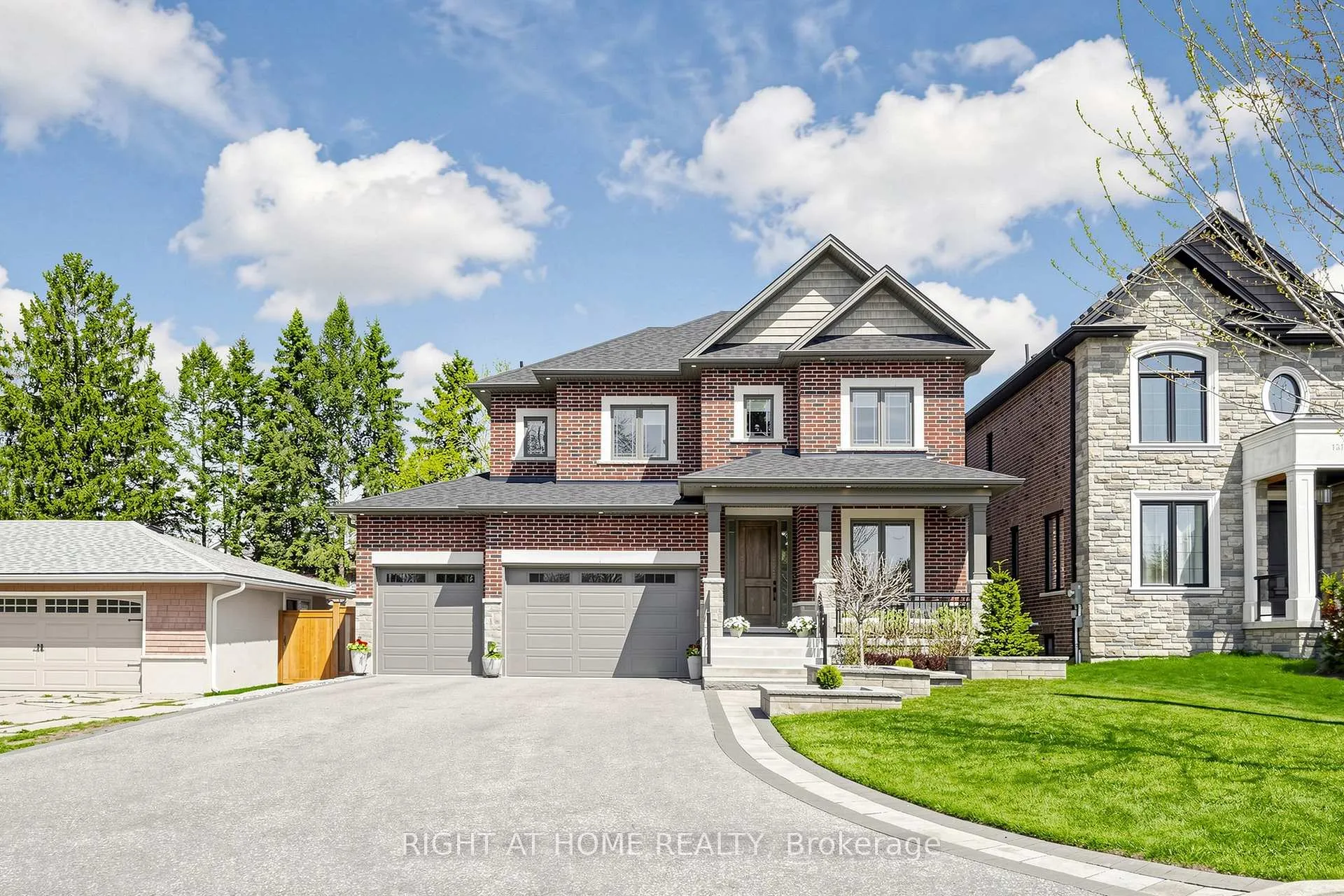 Front of 1304 Kilmaurs Avenue