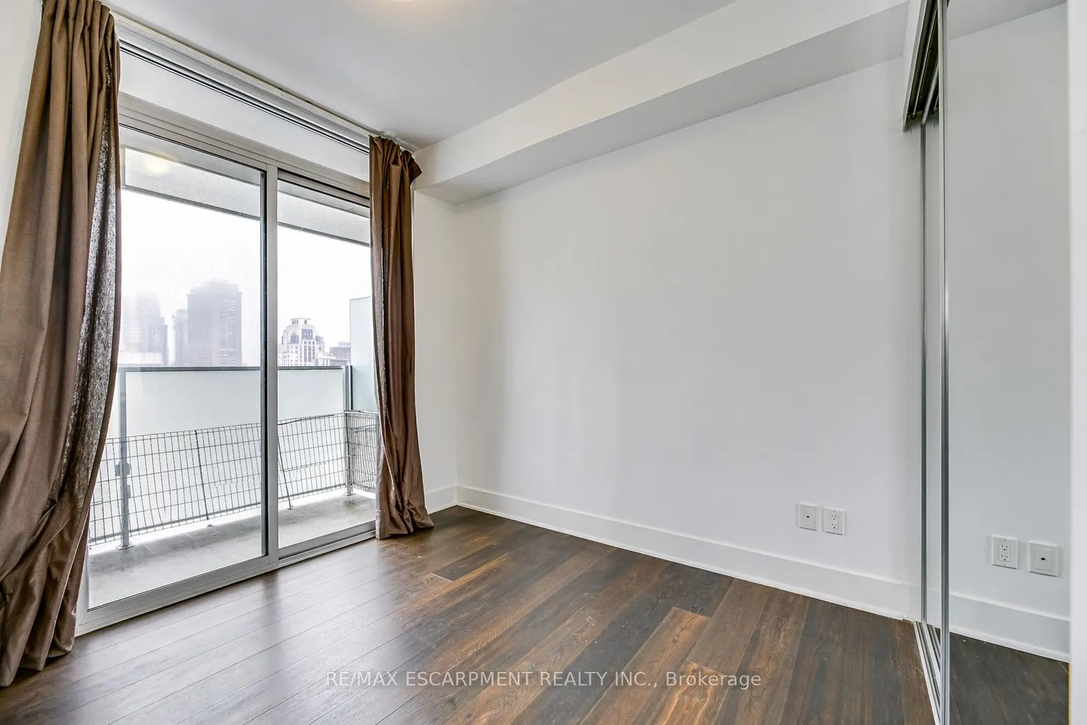 Photo 27 of Unit 2504, 200 Bloor Street W, Toronto, The Annex — HOMEH
