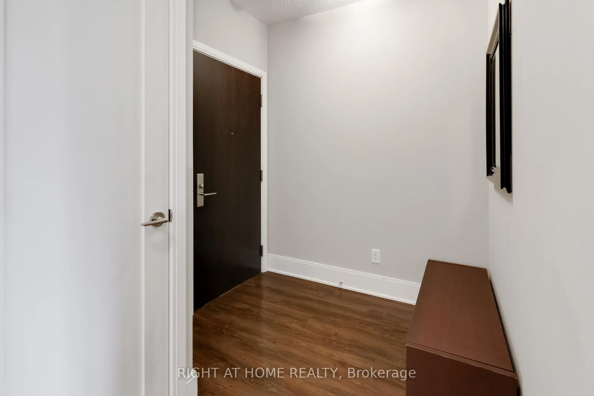 Photo 6 of Unit 505, 25 Broadway Avenue, Toronto, Mount Pleasant West — HOMEH