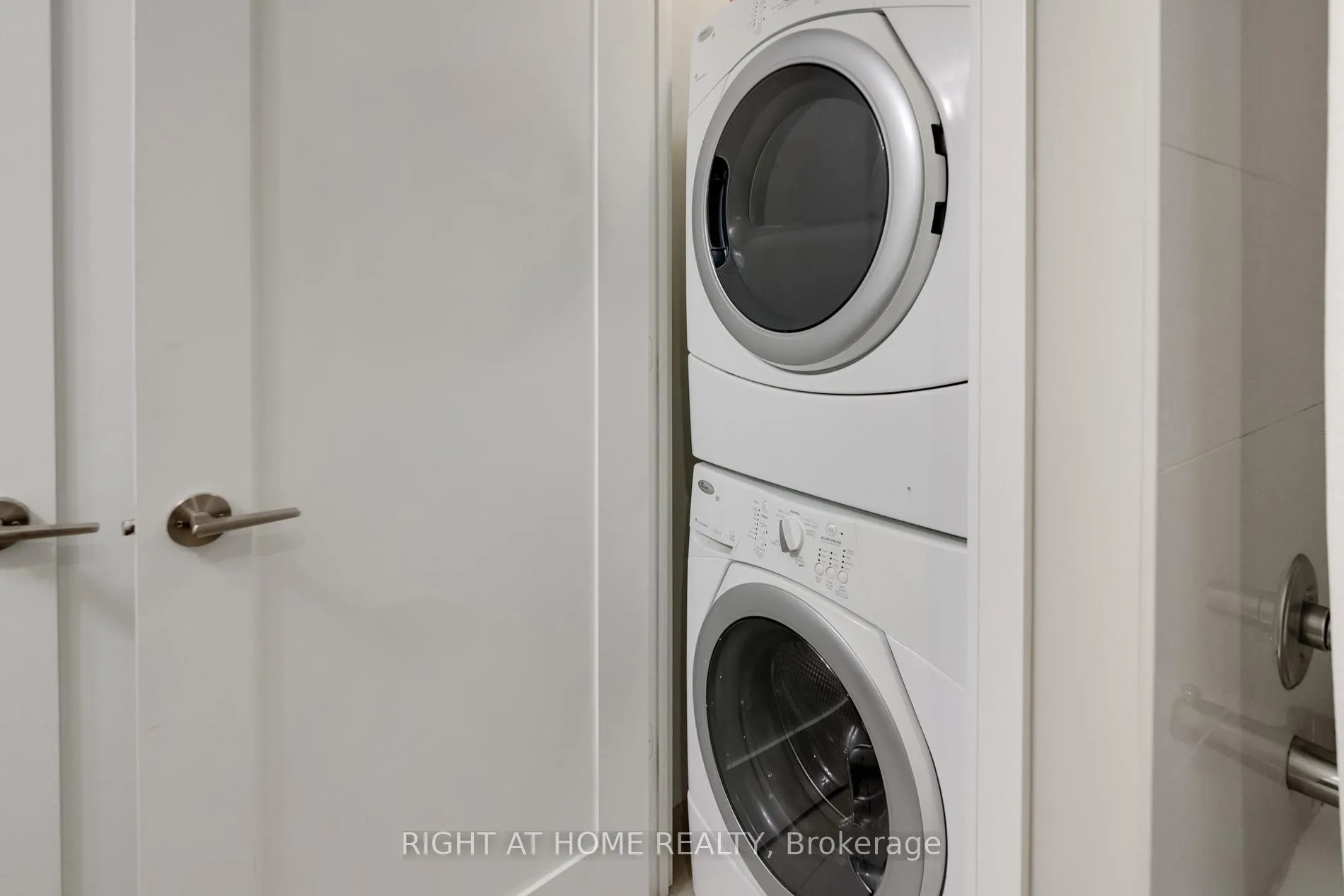 Photo 22 of Unit 505, 25 Broadway Avenue, Toronto, Mount Pleasant West — HOMEH