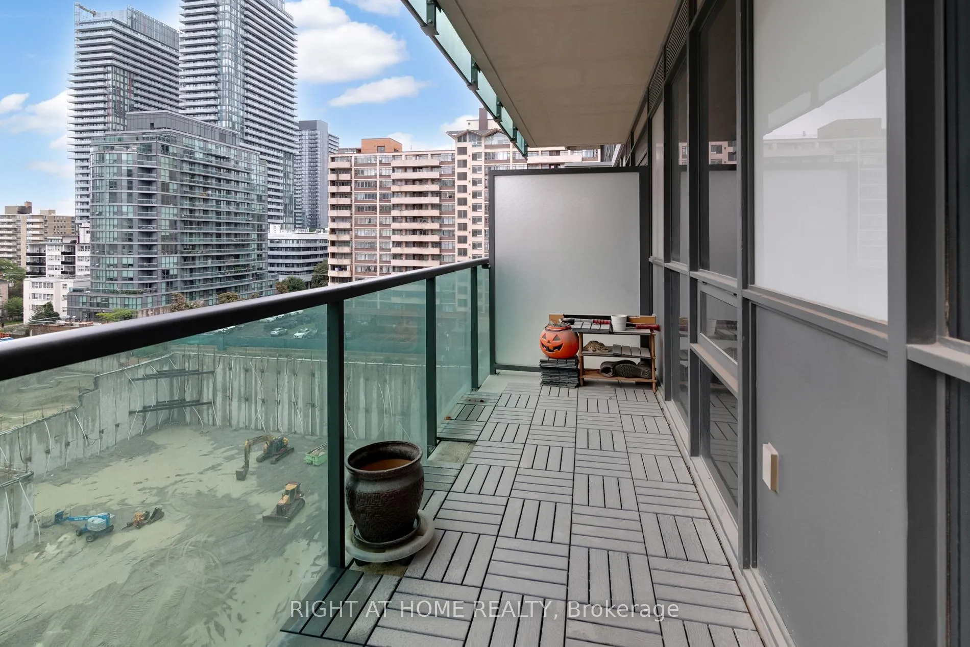 Photo 23 of Unit 505, 25 Broadway Avenue, Toronto, Mount Pleasant West — HOMEH