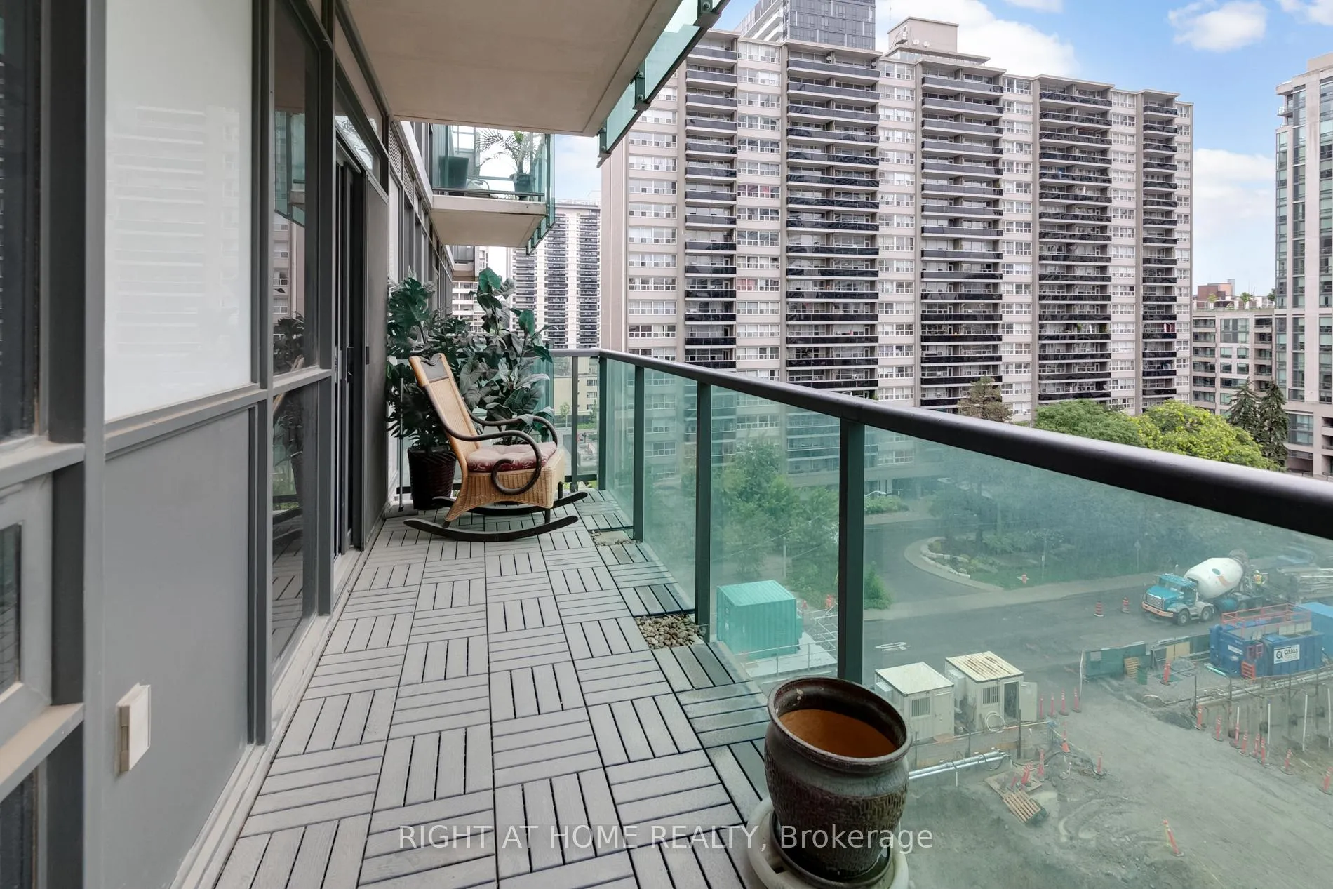 Photo 24 of Unit 505, 25 Broadway Avenue, Toronto, Mount Pleasant West — HOMEH