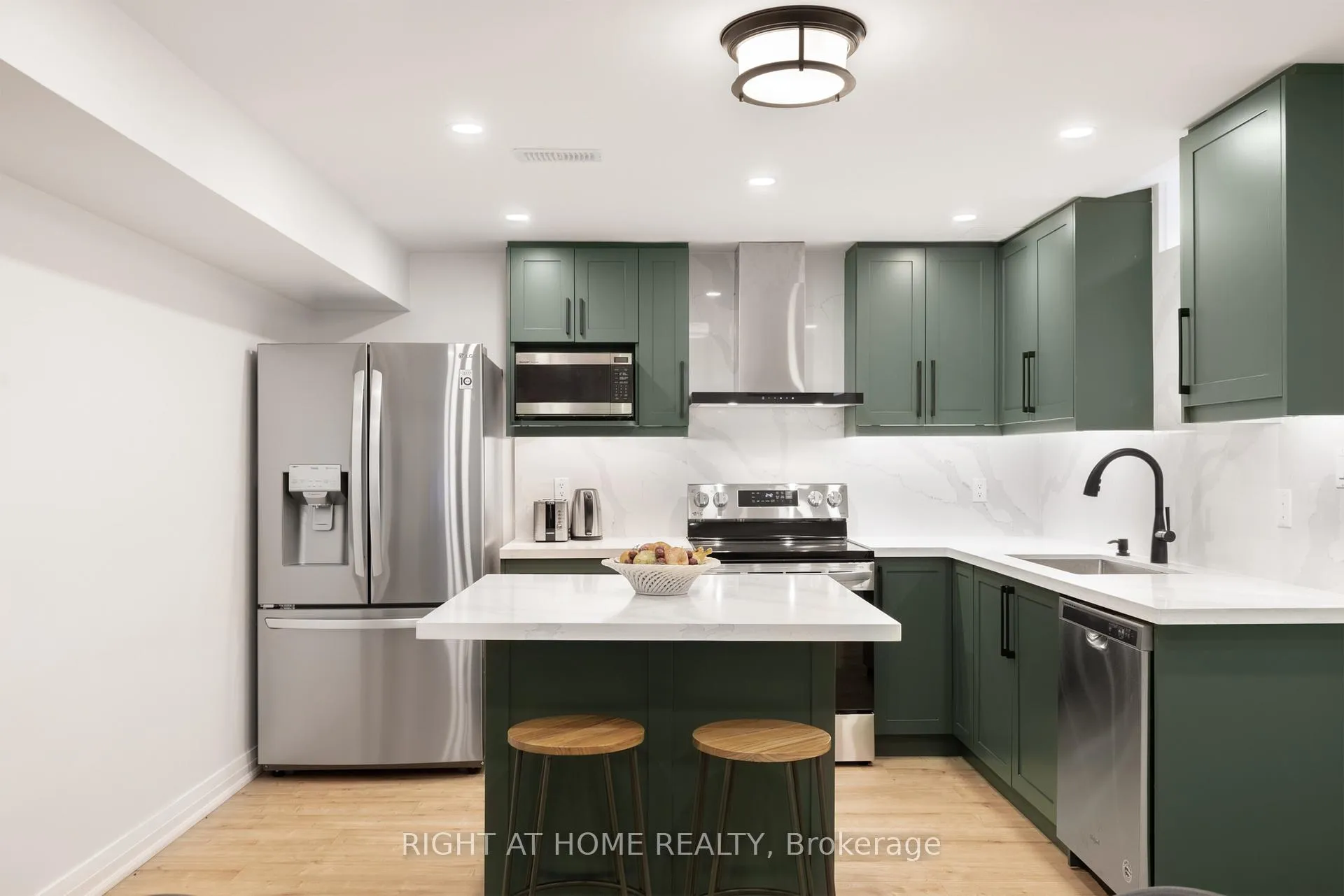 Photo 6 of 5 Chant Crescent, Ajax, Northwest Ajax — HOMEH