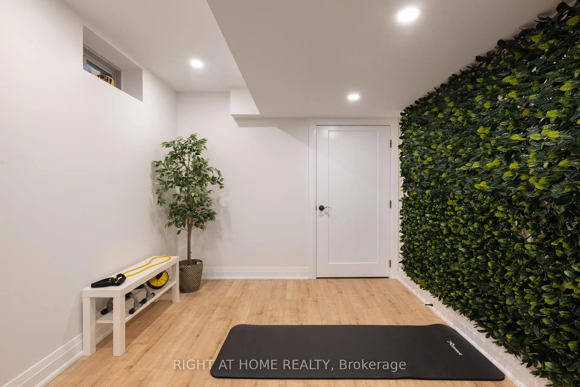 Photo 10 of 5 Chant Crescent, Ajax, Northwest Ajax — HOMEH