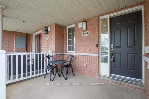 Photo 4 of 4864 Capri Crescent, Burlington, Alton — HOMEH