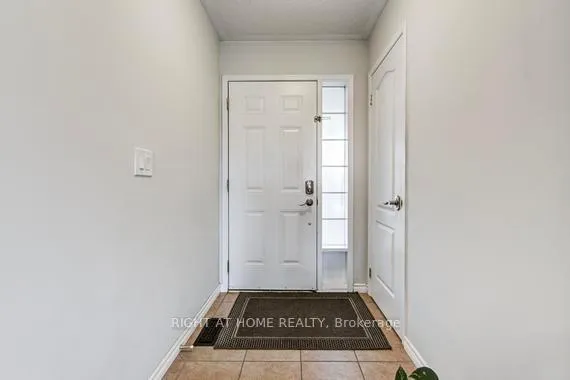 Photo 5 of 4864 Capri Crescent, Burlington, Alton — HOMEH