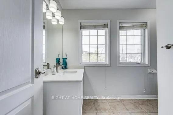 Photo 30 of 4864 Capri Crescent, Burlington, Alton — HOMEH
