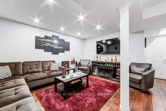 Photo 32 of 4864 Capri Crescent, Burlington, Alton — HOMEH