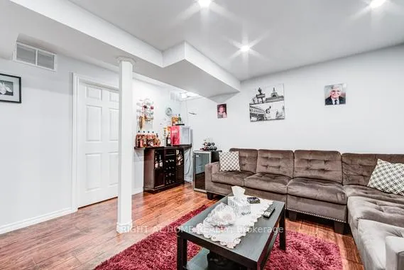 Photo 33 of 4864 Capri Crescent, Burlington, Alton — HOMEH